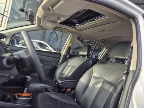 NISSAN Tiida Hatch 1.8 16V 4P SL FLEX AUTOMTICO, Foto 9