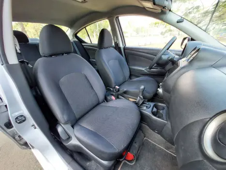 NISSAN Versa Sedan 1.6 16V 4P FLEX SV, Foto 13