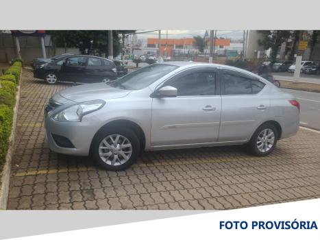 NISSAN Versa Sedan , Foto 1