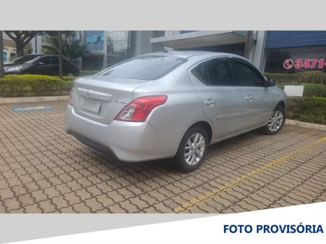 NISSAN Versa Sedan , Foto 2