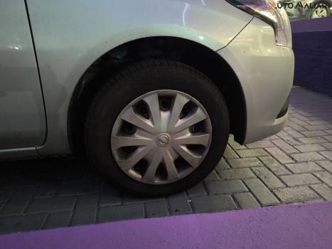 NISSAN Versa Sedan , Foto 2