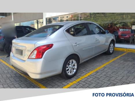 NISSAN Versa Sedan , Foto 2