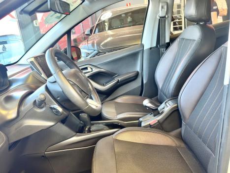 PEUGEOT 2008 , Foto 9