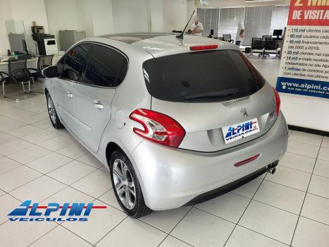 PEUGEOT 208 , Foto 4