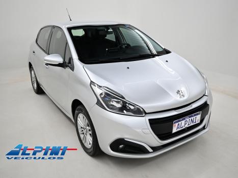 PEUGEOT 208 , Foto 2