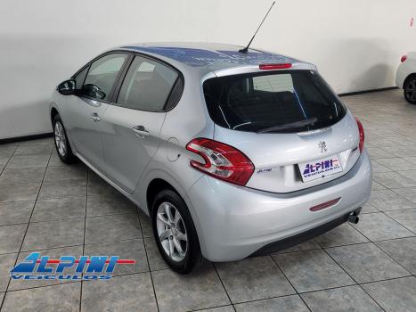PEUGEOT 208 , Foto 4