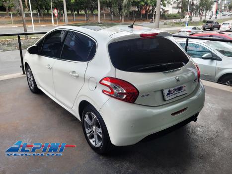 PEUGEOT 208 , Foto 4