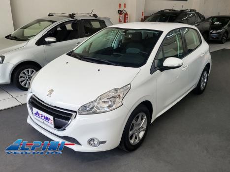 PEUGEOT 208 , Foto 1