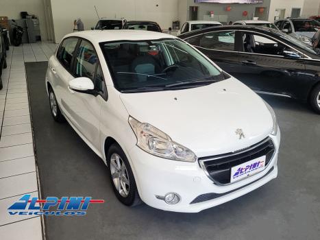PEUGEOT 208 , Foto 2