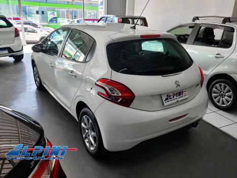 PEUGEOT 208 , Foto 3