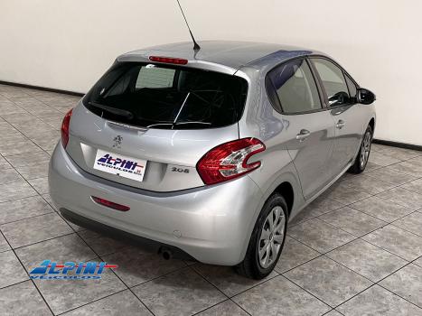 PEUGEOT 208 , Foto 3