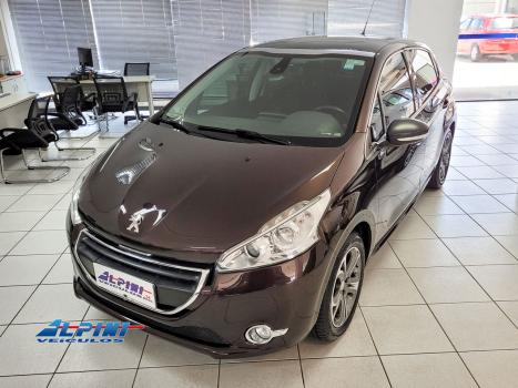 PEUGEOT 208 , Foto 1