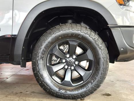 RAM 1500 5.7 V8 REBEL CABINE DUPLA 4X4 AUTOMTICO, Foto 8