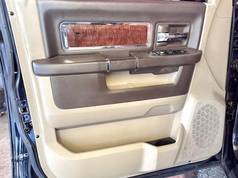 RAM 2500 6.7 I6 24V SLT CABINE DUPLA TURBO DIESEL LARAMIE 4X4 AUTOMTICO, Foto 3