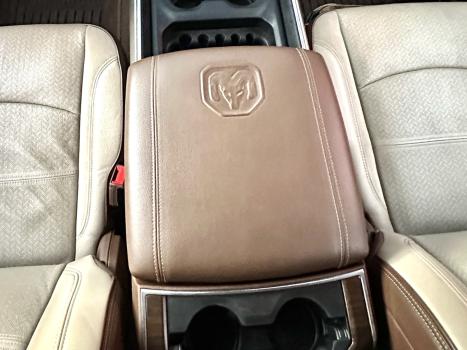 RAM 2500 6.7 I6 24V SLT CABINE DUPLA TURBO DIESEL LARAMIE 4X4 AUTOMTICO, Foto 26