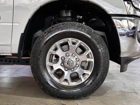RAM 2500 6.7 I6 24V SLT CABINE DUPLA TURBO DIESEL LARAMIE 4X4 AUTOMTICO, Foto 7