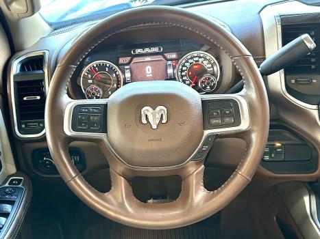 RAM 3500 6.7 I6 LARAMIE CABINE DUPLA TURBO DIESEL AUTOMTICO, Foto 12