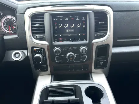 RAM Classic 5.7 V8 32V 4P HEMI LARAMIE AUTOMTICO, Foto 7