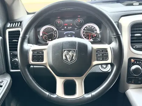 RAM Classic 5.7 V8 32V 4P HEMI LARAMIE AUTOMTICO, Foto 19
