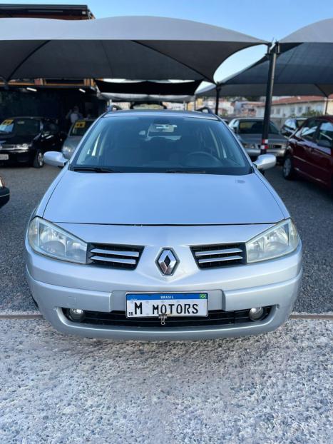 RENAULT Megane Grand Tour 2.0 16V 4P DYNAMIQUE, Foto 2
