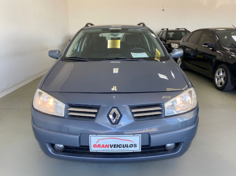 RENAULT Megane Grand Tour 1.6 16V 4P FLEX DYNAMIQUE, Foto 2