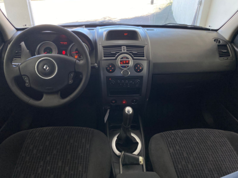 RENAULT Megane Grand Tour 1.6 16V 4P FLEX DYNAMIQUE, Foto 6