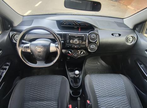 TOYOTA Etios Cross 1.5 16V 4P, Foto 8