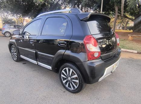 TOYOTA Etios Cross 1.5 16V 4P, Foto 9