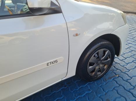 TOYOTA Etios Hatch 1.3 16V 4P FLEX X, Foto 9