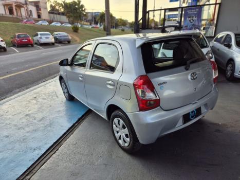 TOYOTA Etios Hatch 1.3 16V 4P FLEX X, Foto 6