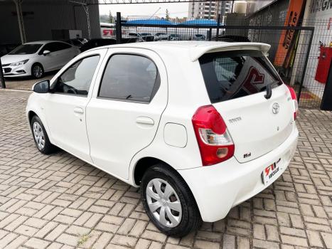 TOYOTA Etios Hatch 1.3 16V 4P FLEX X, Foto 5