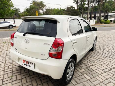 TOYOTA Etios Hatch 1.3 16V 4P FLEX X, Foto 6