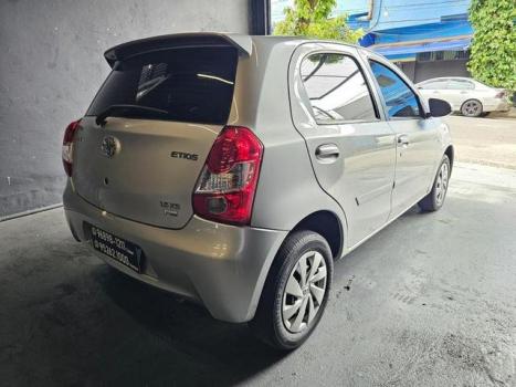 TOYOTA Etios Hatch 1.5 16V 4P FLEX XS, Foto 4