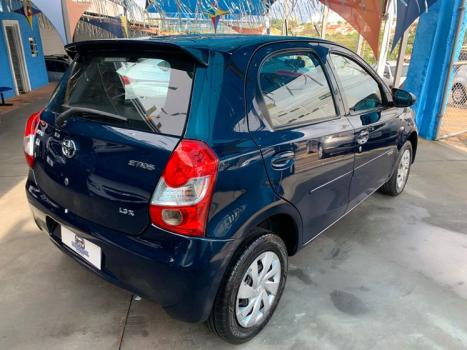 TOYOTA Etios Hatch 1.3 16V 4P FLEX, Foto 6