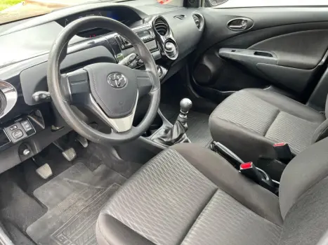 TOYOTA Etios Hatch 1.3 16V 4P FLEX X, Foto 10