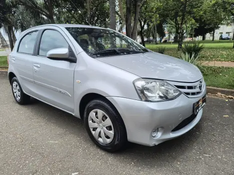 TOYOTA Etios Hatch 1.3 16V 4P FLEX X, Foto 7