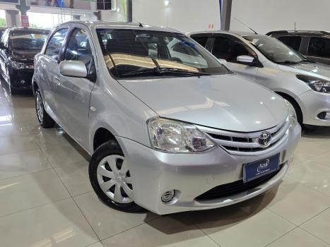 TOYOTA Etios Hatch 1.3 16V 4P FLEX XS, Foto 1