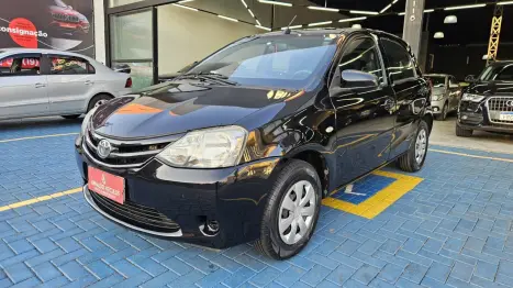 TOYOTA Etios Hatch 1.3 16V 4P FLEX X, Foto 2