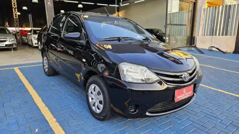 TOYOTA Etios Hatch 1.3 16V 4P FLEX X, Foto 4