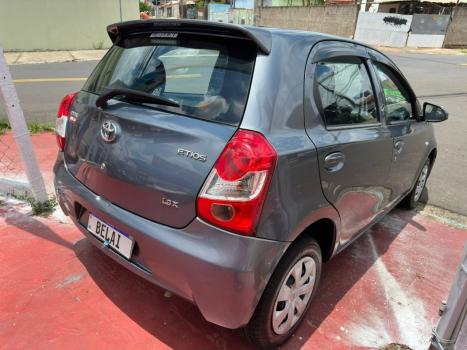 TOYOTA Etios Hatch 1.3 16V 4P FLEX X, Foto 6