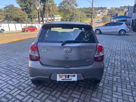 TOYOTA Etios Hatch 1.3 16V 4P FLEX X AUTOMTICO, Foto 5