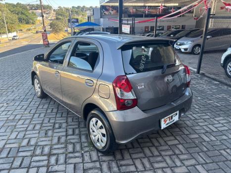 TOYOTA Etios Hatch 1.3 16V 4P FLEX X AUTOMTICO, Foto 7