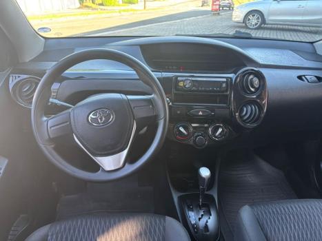 TOYOTA Etios Hatch 1.3 16V 4P FLEX X AUTOMTICO, Foto 10