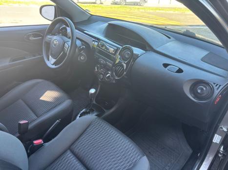 TOYOTA Etios Hatch 1.3 16V 4P FLEX X AUTOMTICO, Foto 12