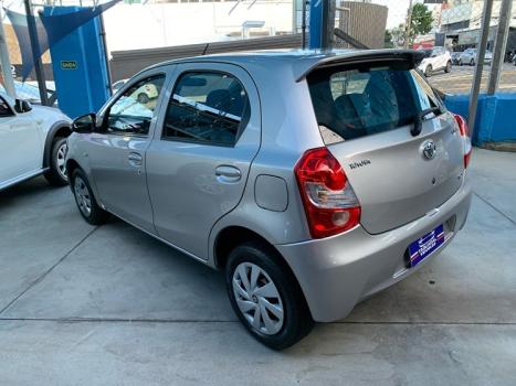 TOYOTA Etios Hatch 1.3 16V 4P FLEX X, Foto 4