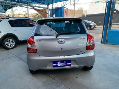 TOYOTA Etios Hatch 1.3 16V 4P FLEX X, Foto 5
