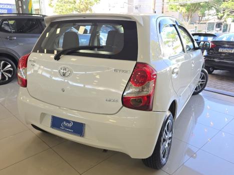 TOYOTA Etios Hatch 1.3 16V 4P FLEX XS, Foto 6