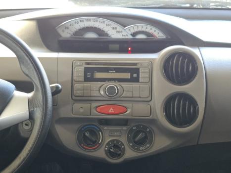 TOYOTA Etios Hatch 1.3 16V 4P FLEX XS, Foto 8