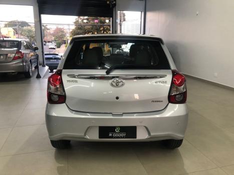 TOYOTA Etios Hatch 1.5 16V 4P FLEX PLATINUM AUTOMTICO, Foto 4