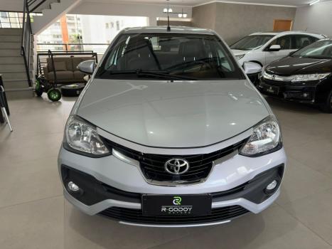 TOYOTA Etios Hatch 1.5 16V 4P FLEX PLATINUM AUTOMTICO, Foto 2